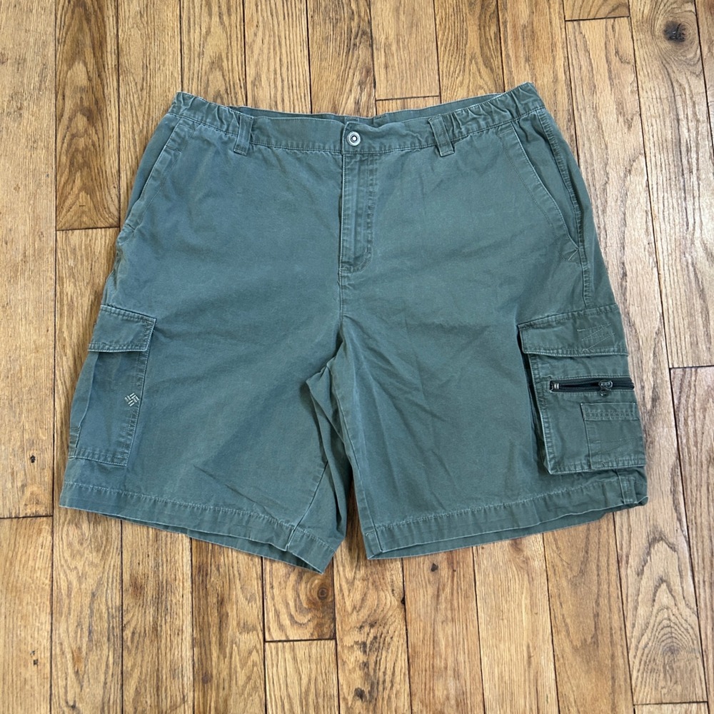 Columbia Mens Green XCO Cotton Cargo Shorts Size L 10 Inseam